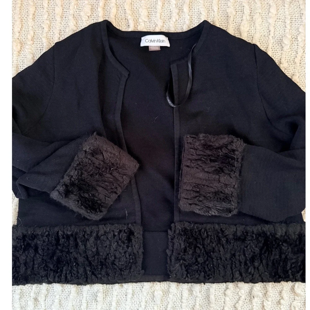 Calvin Klein Black Cropped Faux Fur Trim Sweater Womens M Glam Holiday‎ Winter